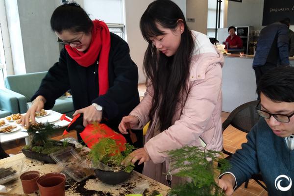 [流言板]純粹的偉大！勇士官方曬庫里今日得到37分，榮膺全場最佳