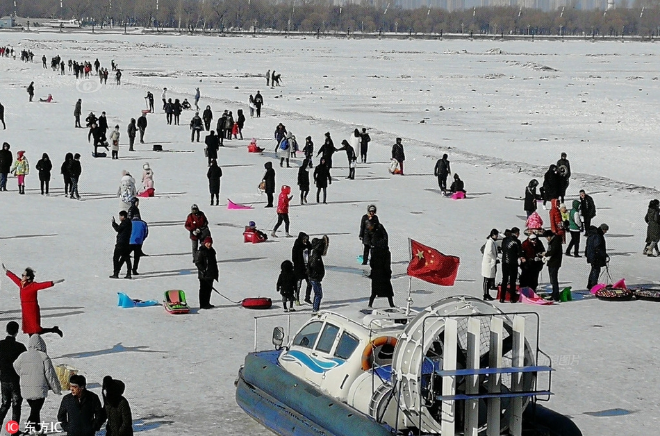 帕爾默、馬杜埃凱阻止阿森納發(fā)球，馬杜埃凱吃到黃牌